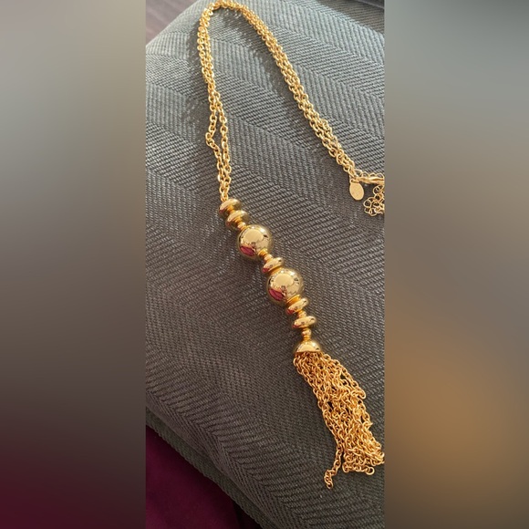 Joan Rivers Glamour 30 inch gold tassel necklace. - Picture 5 of 9